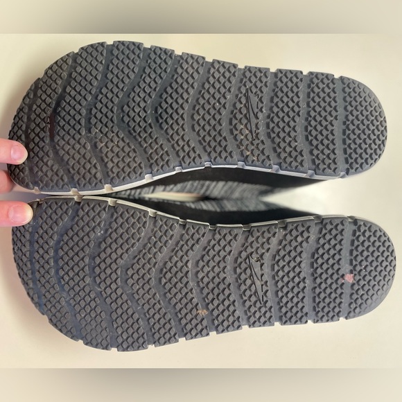 Altra Vali knit shoes men’s size 10 - Picture 2 of 3